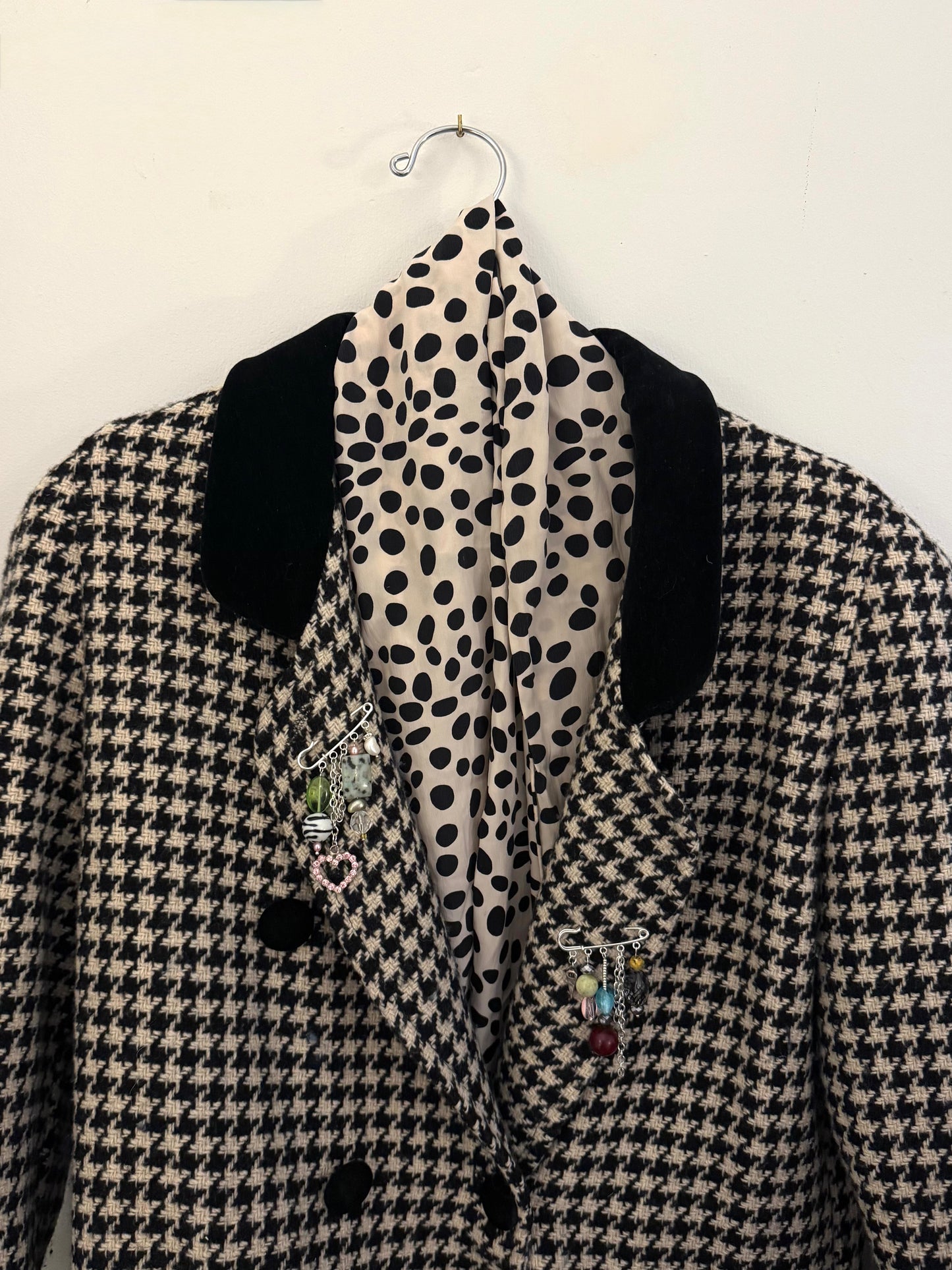 Beaded Pin Brooch – Silver